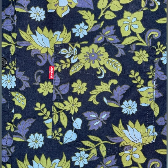 Men’s Levi’s floral button down - Picture 1 of 4